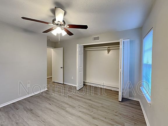 4th image of 112 Berkshire Ln