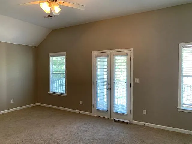 1433 Island Town Dr — Photo 17