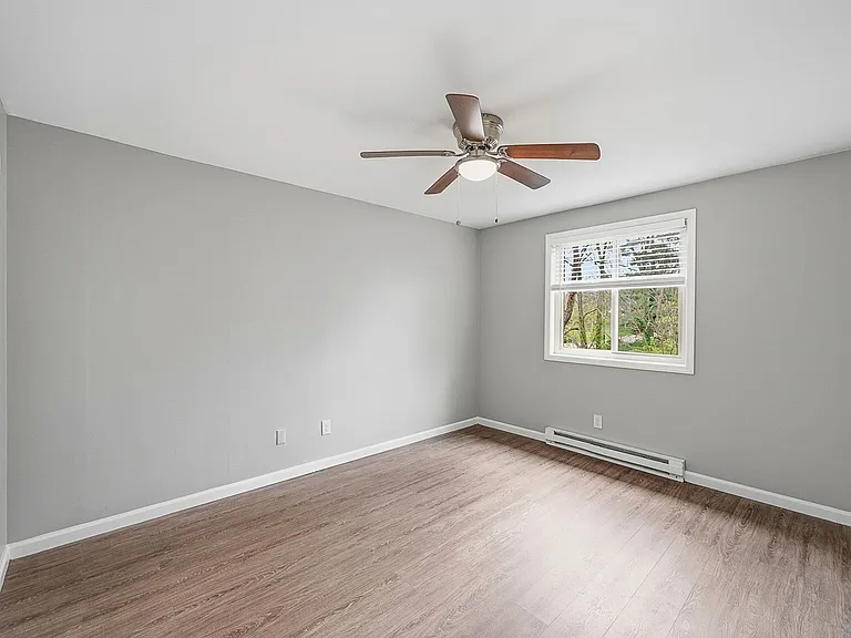220 Oak Street — Photo 7