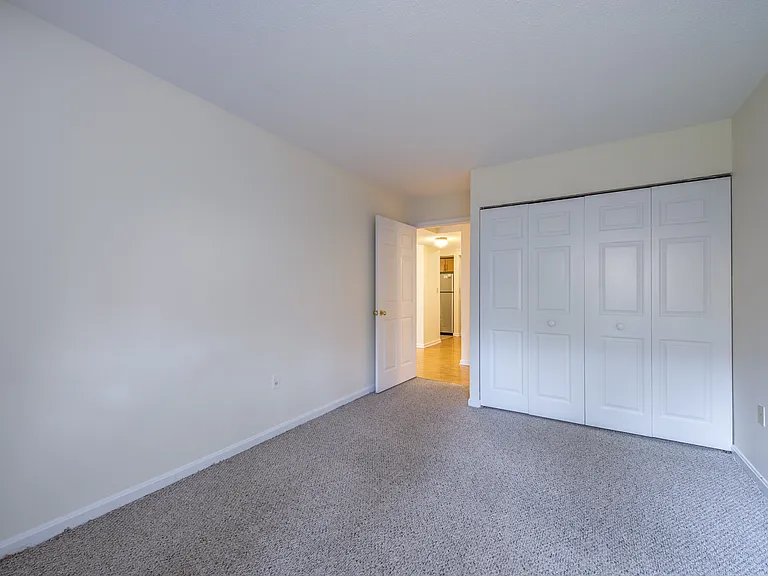 Davenport Apartments — Photo 7