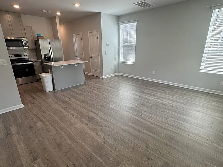 1406 Walker Way — Photo 24