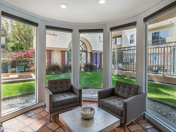 2nd image of 15506 Moorpark St #115