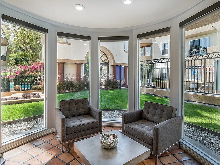 Regency at Encino — Photo 2