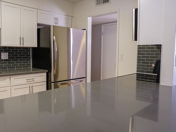 5th image of 11060 W Connecticut Ave