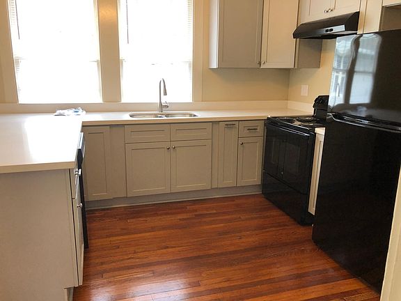5th image of 2627 Joseph St