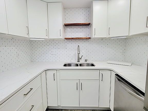 Fully updated kitchen