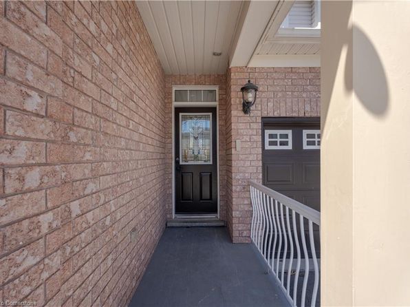 108 Brayshaw Dr, Cambridge, ON N1T 2H5