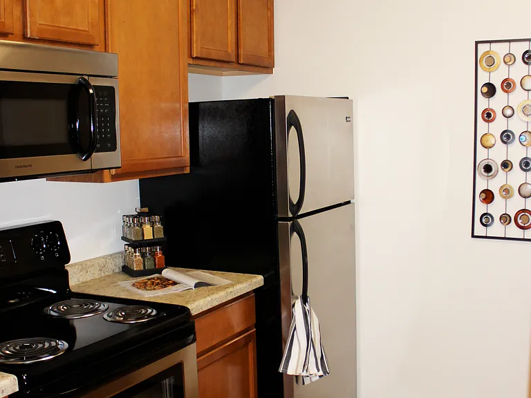 Lexington Heights Apartments — Photo 31