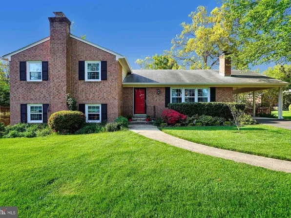 2310 Wilkinson Pl, Alexandria, VA 22306