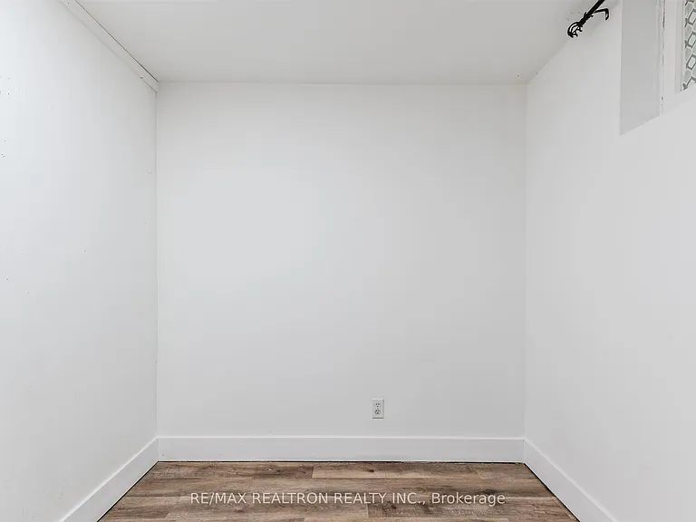 20 Castleton Ave #LOWER — Photo 18