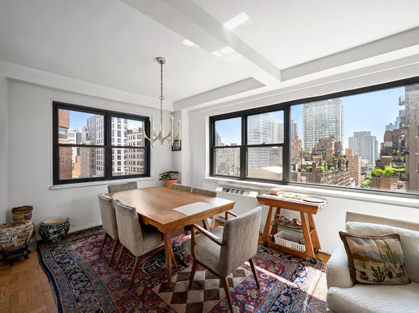 165 East 72nd Street image 3 of 12