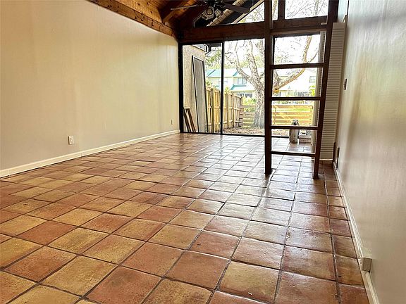 4th image of 517 N University Drive #4