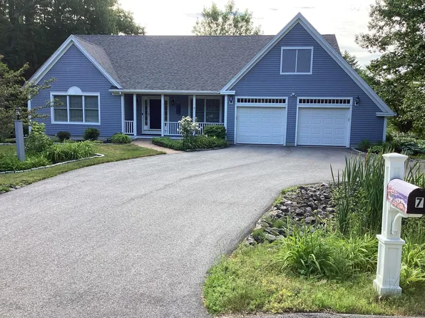 7 Country Lane, Falmouth, ME 04105