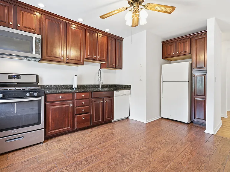 34 Davenport Ave #A — Photo 8