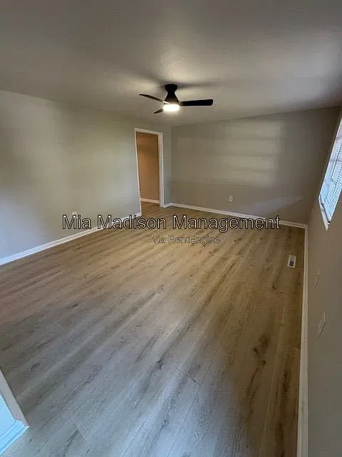 2 bed, 1.0 bath, 874 sqft, $1,600 — Photo 2
