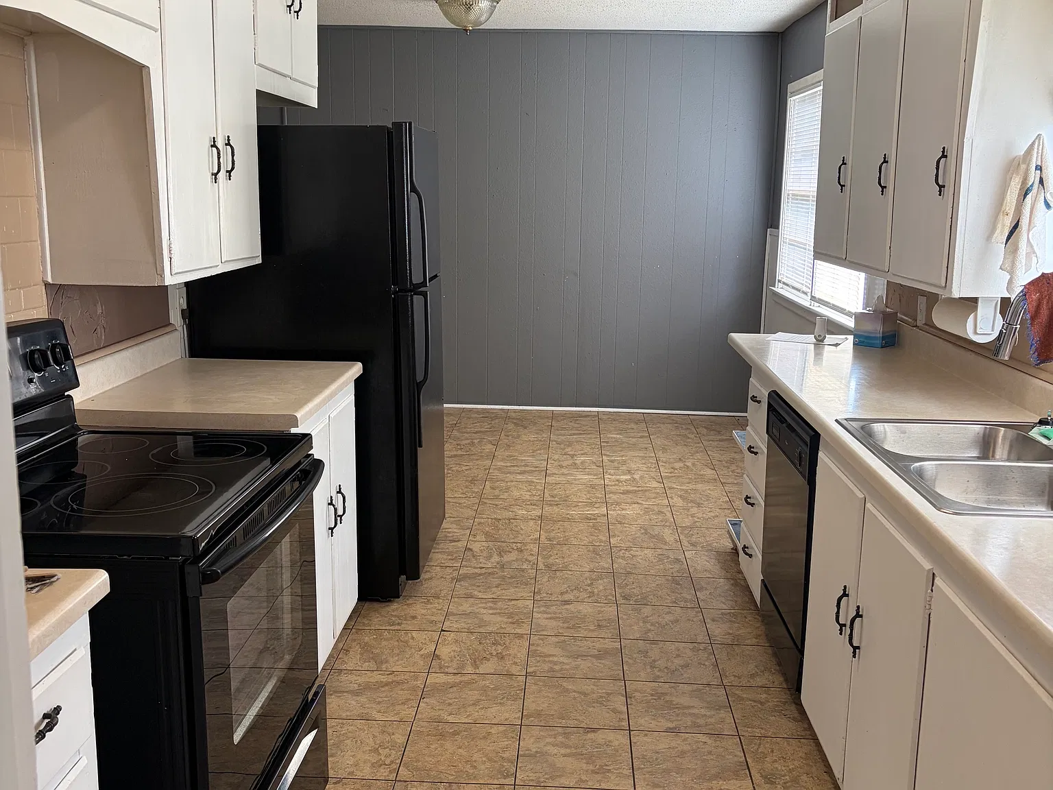 3 bed, 1782 sqft, $1,300 — Photo 2