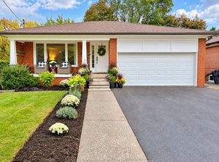 29 Woodbank Rd, Toronto, ON M9B 5C3