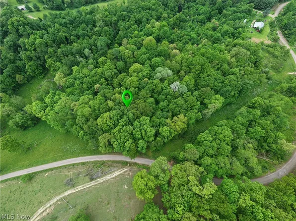 Tatman Rd, Uhrichsville, OH 44683