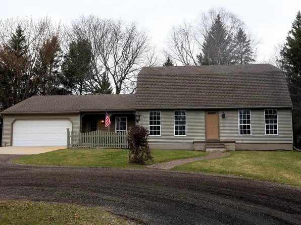 6348 Lodimeadow Dr, Saline, MI 48176