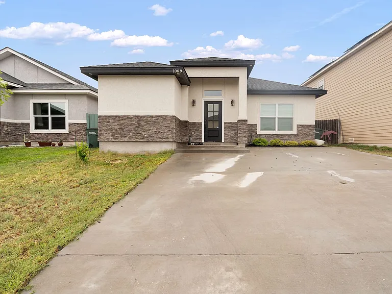 1009 Tesoro Hls — Photo 3