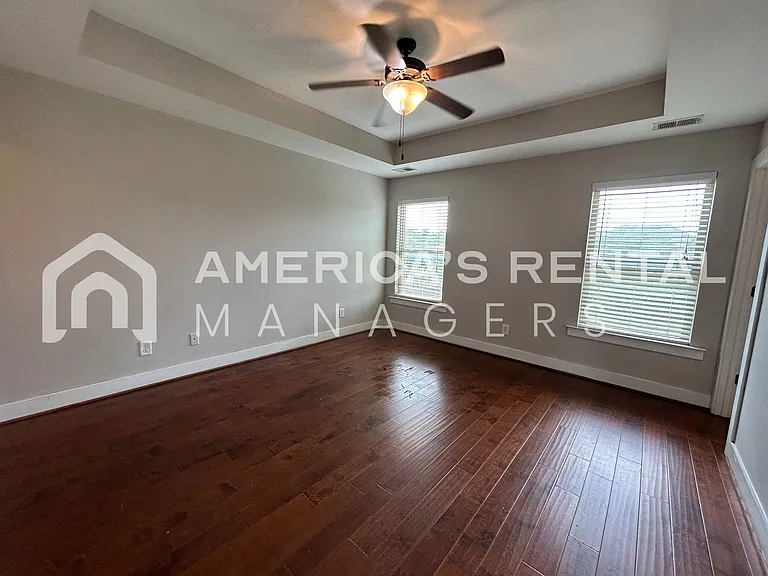 300 Oakwell Cir — Photo 31