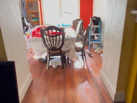 4th image of 566 Stowe Ave