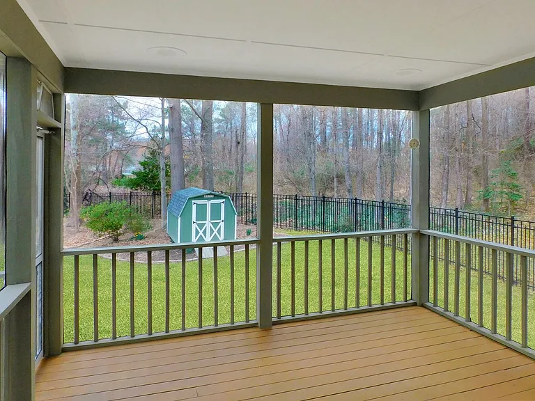 1332 Redwood Cir — Photo 8