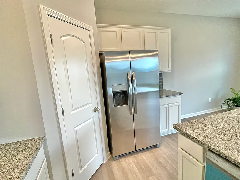 124 Travis Way — Photo 12