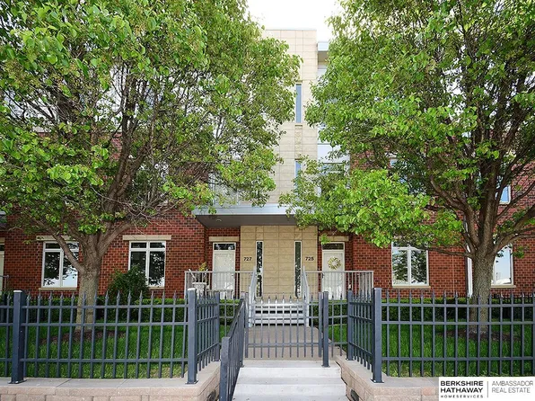 725 Riverfront Dr, Omaha, NE 68102