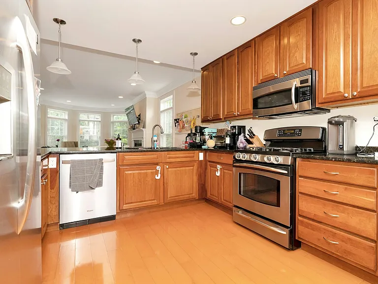 25 E Linden Ave — Photo 22