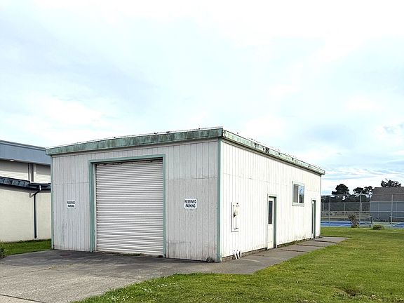 3rd image of 485 9th St SW
