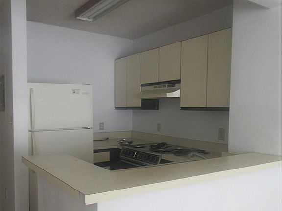 2nd image of 1600 Park Cir APT 1009