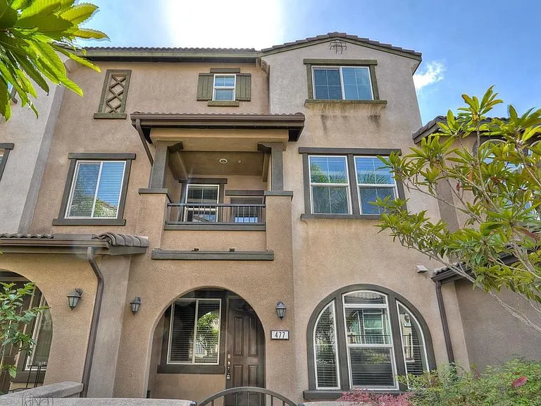 477 Prosperity Dr — Photo 4