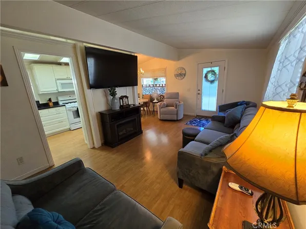 13120 Bradley Ave, Sylmar, CA 91342