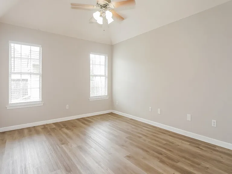 80 Tate Dr — Photo 9