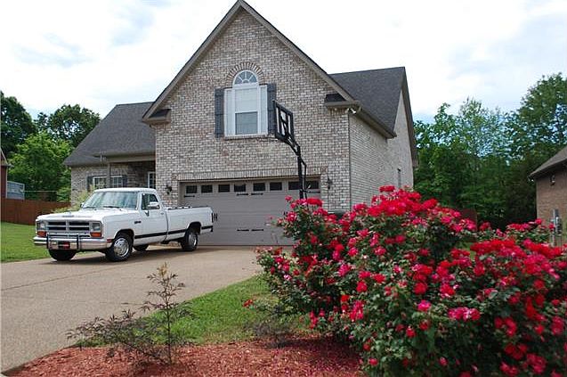 1st image of 208 Sheffield Dr