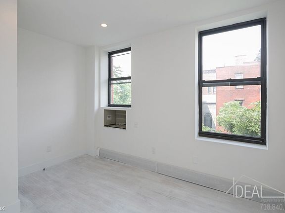 5th image of 220 Kosciuszko St