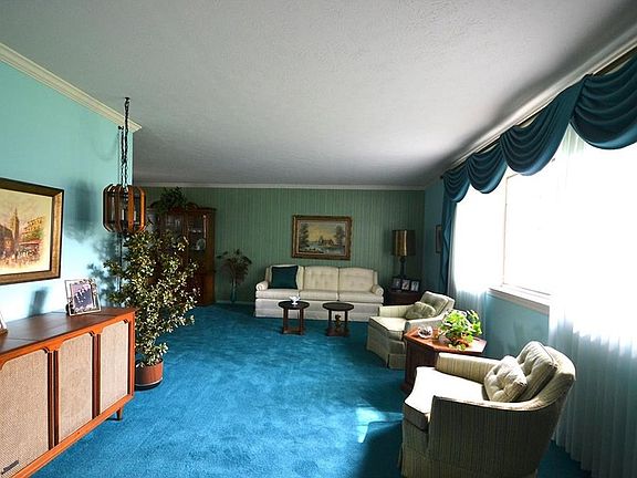 4th image of 6331 Surrey Dr