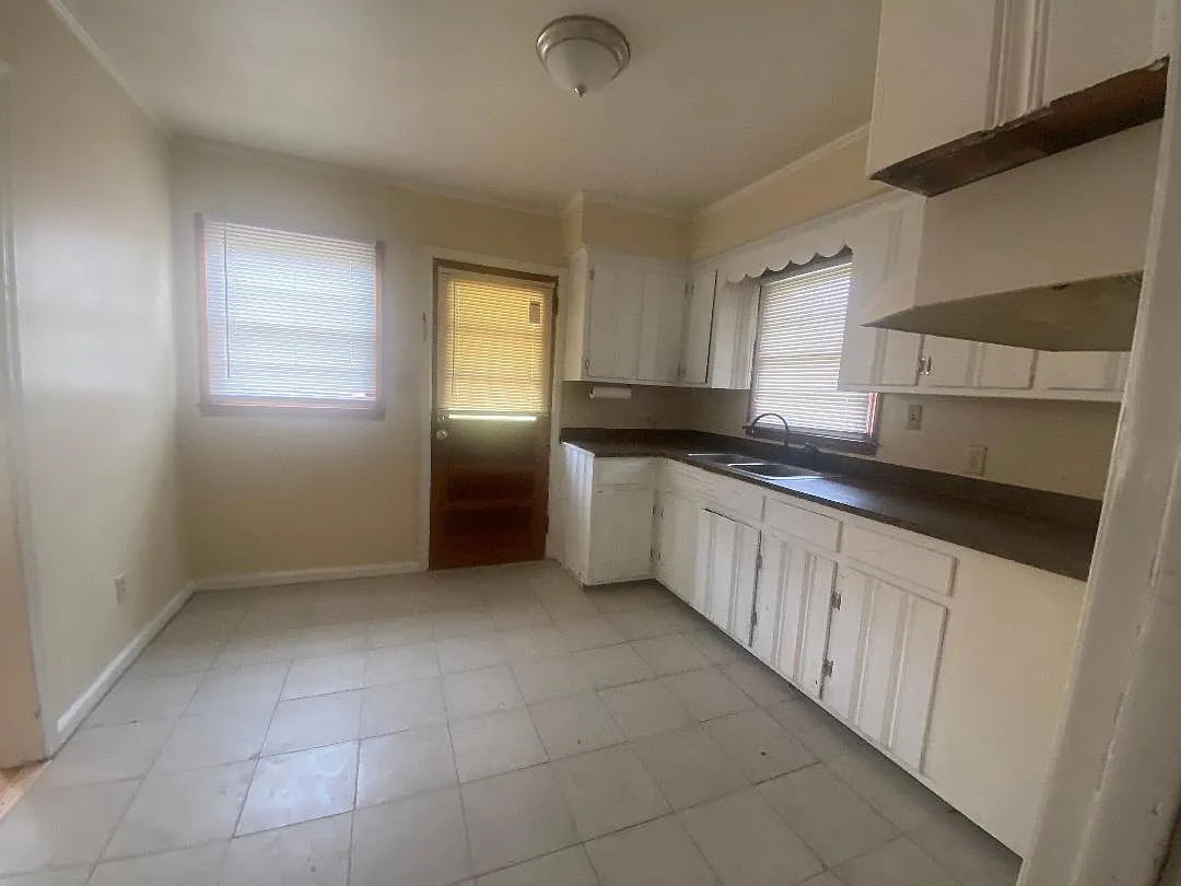 4 bed, 1118 sqft, $1,400 — Photo 2