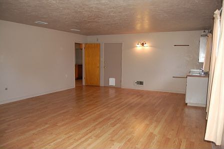 2nd image of 115 E 17th Ln