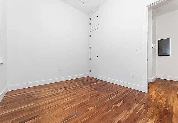 5th image of 180 Bainbridge St #120