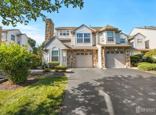 215 Nebula Rd, Piscataway, NJ 08854