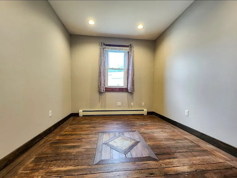 44 Washburn St — Photo 4