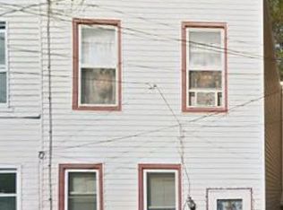 233 N 3rd St, Gloucester City, NJ 08030