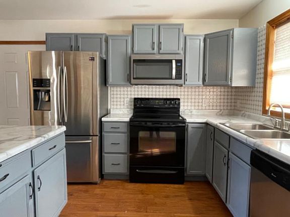 4th image of 1610 N Hume Ave