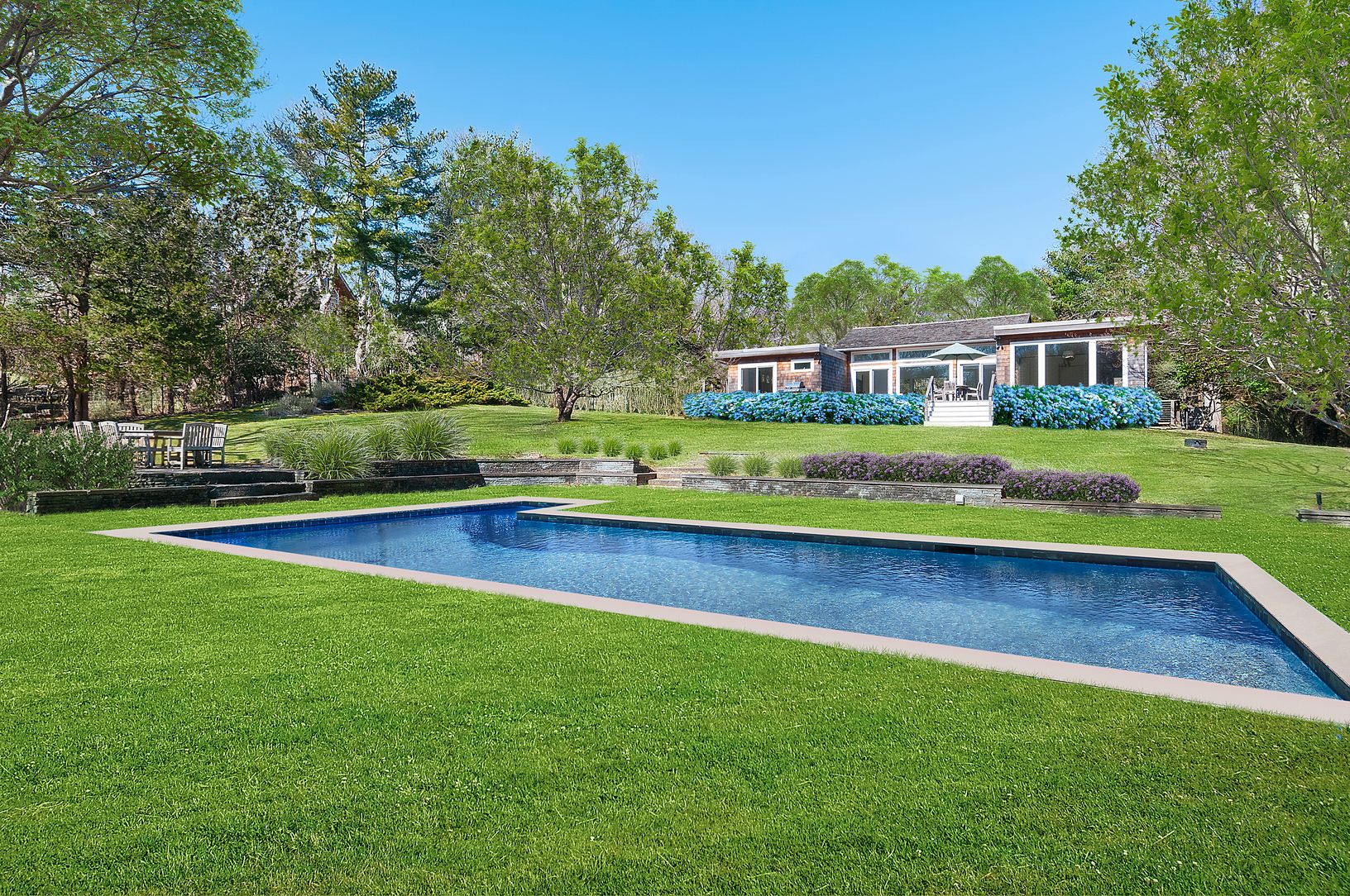  From Pool to House