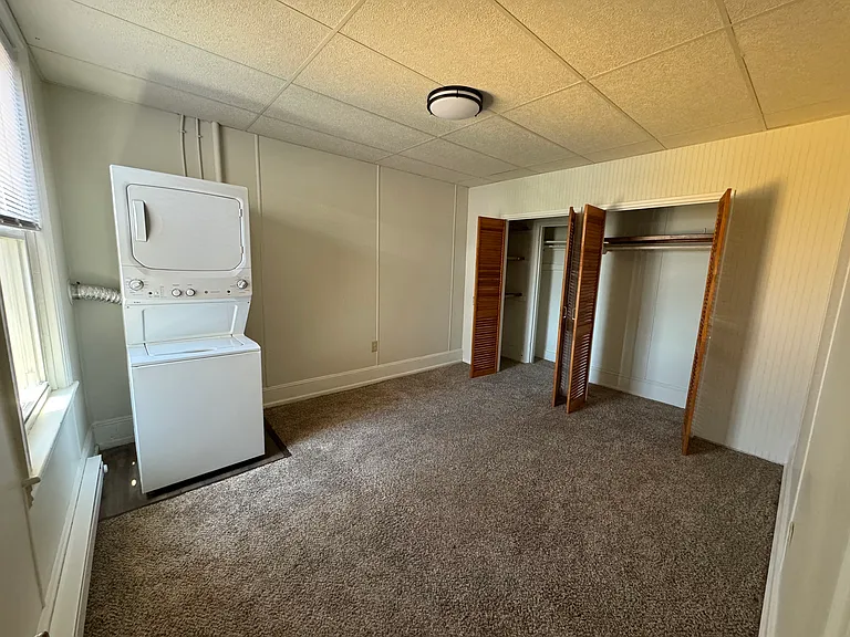 120 E Market St #2 — Photo 6