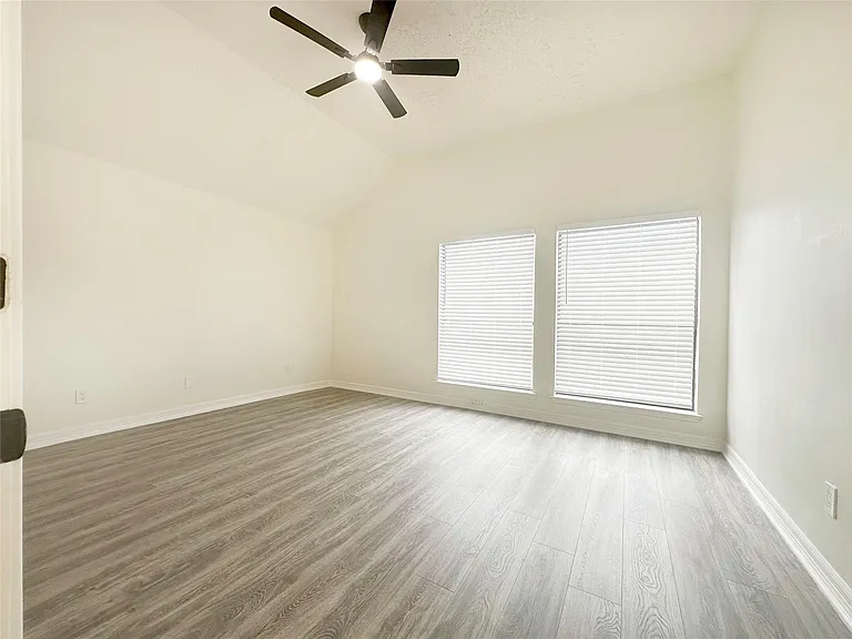 9843 Stableway Dr — Photo 25