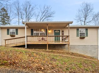 417 Red Top Rd, Indian Mound, TN 37079