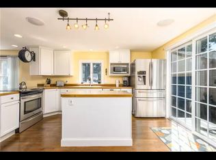 15 Calypso Dr, Saunderstown, RI 02874